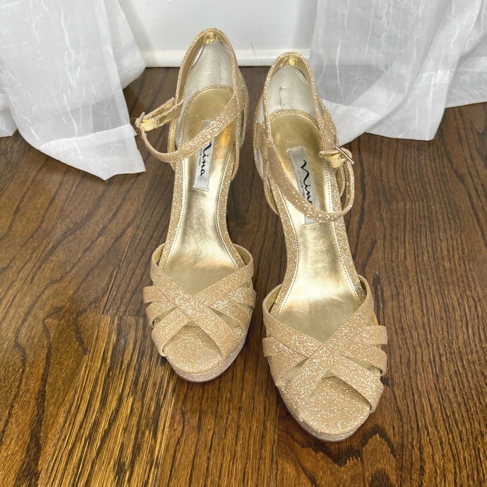 Nina metallic gold platform shoe Size: 9.5       #44